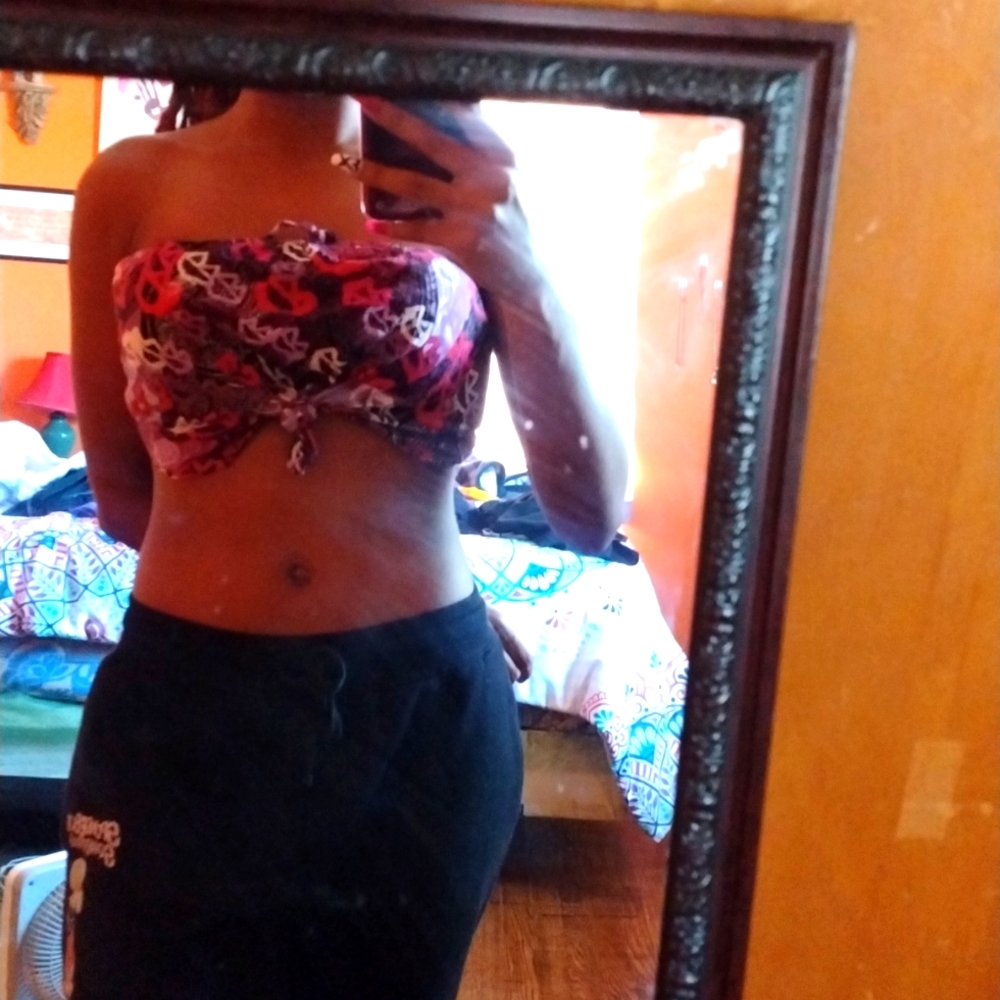 Sleeveless crop top purple size small